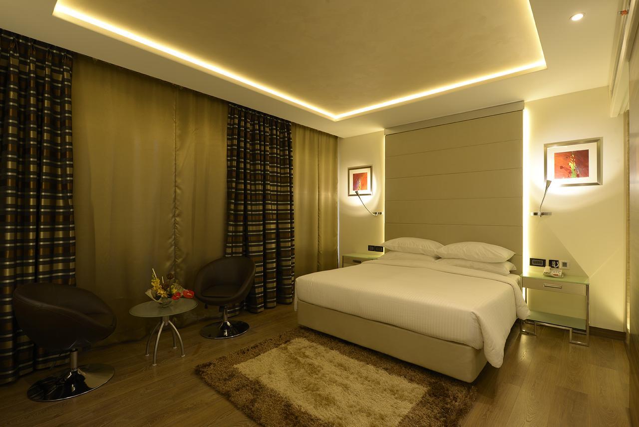 Genesis Hotel Near Mumbai Airport Exteriör bild